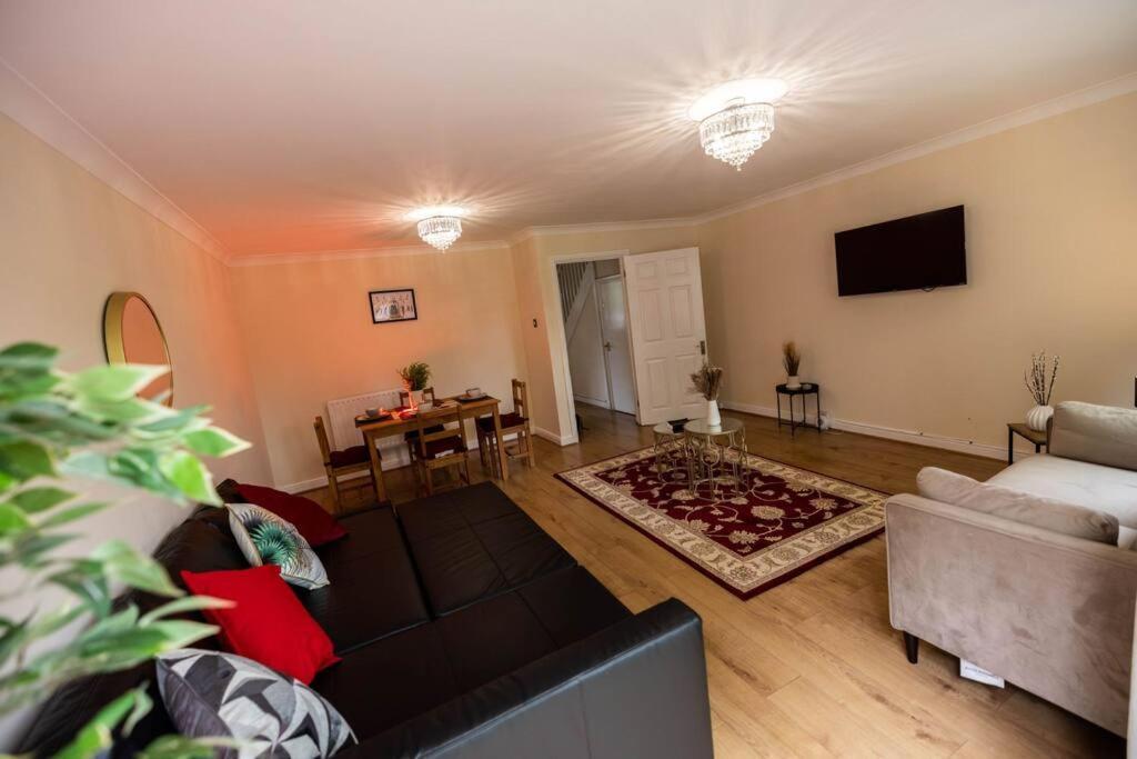 3 Bedrooms House-Sofabed-Parking-Bbqstove-Garden Londres Exterior foto