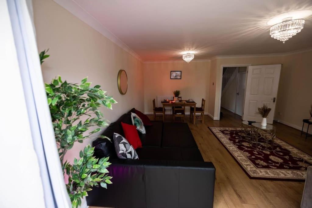 3 Bedrooms House-Sofabed-Parking-Bbqstove-Garden Londres Exterior foto